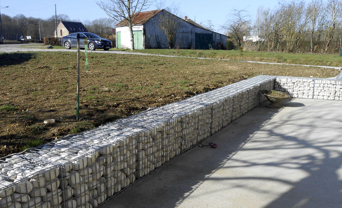 Mur de jardin en gabions en pierre de Bourgogne
