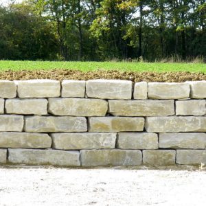pierre-paysage-bloc-soutenement-gallerie-02 bloc de soutènement en pierre de Bourgogne issue de nos carrières de Molay, Yonne