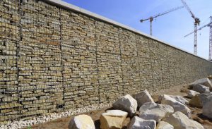 Gabions en pierre brute de Bourgogne