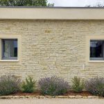 Parement mural réalisé en pierre de Bourgogne