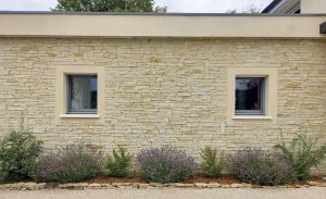 Parement mural réalisé en pierre de Bourgogne