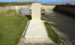 pierre tombale en pierre naturelle pierre de Molay