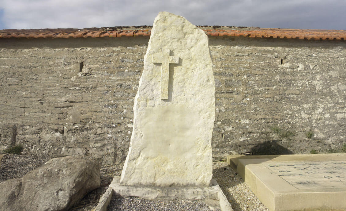 pierre tombale en pierre naturelle de Bourgogne