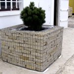 Jardinière réalisée en gabions en pierre de Bourgogne
