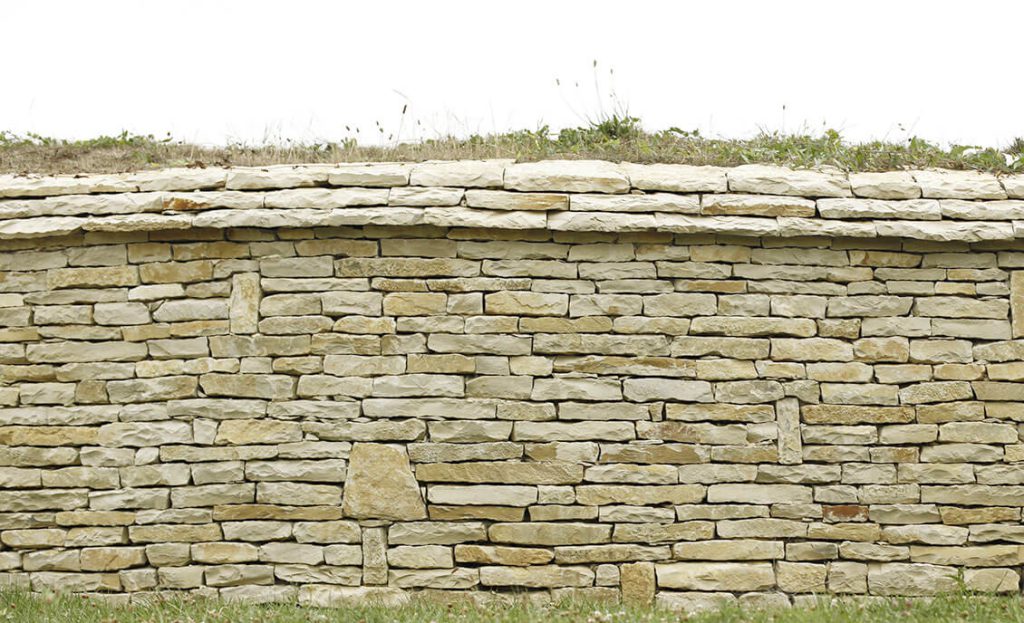 Muret paysager pierre calcaire de Bourgogne